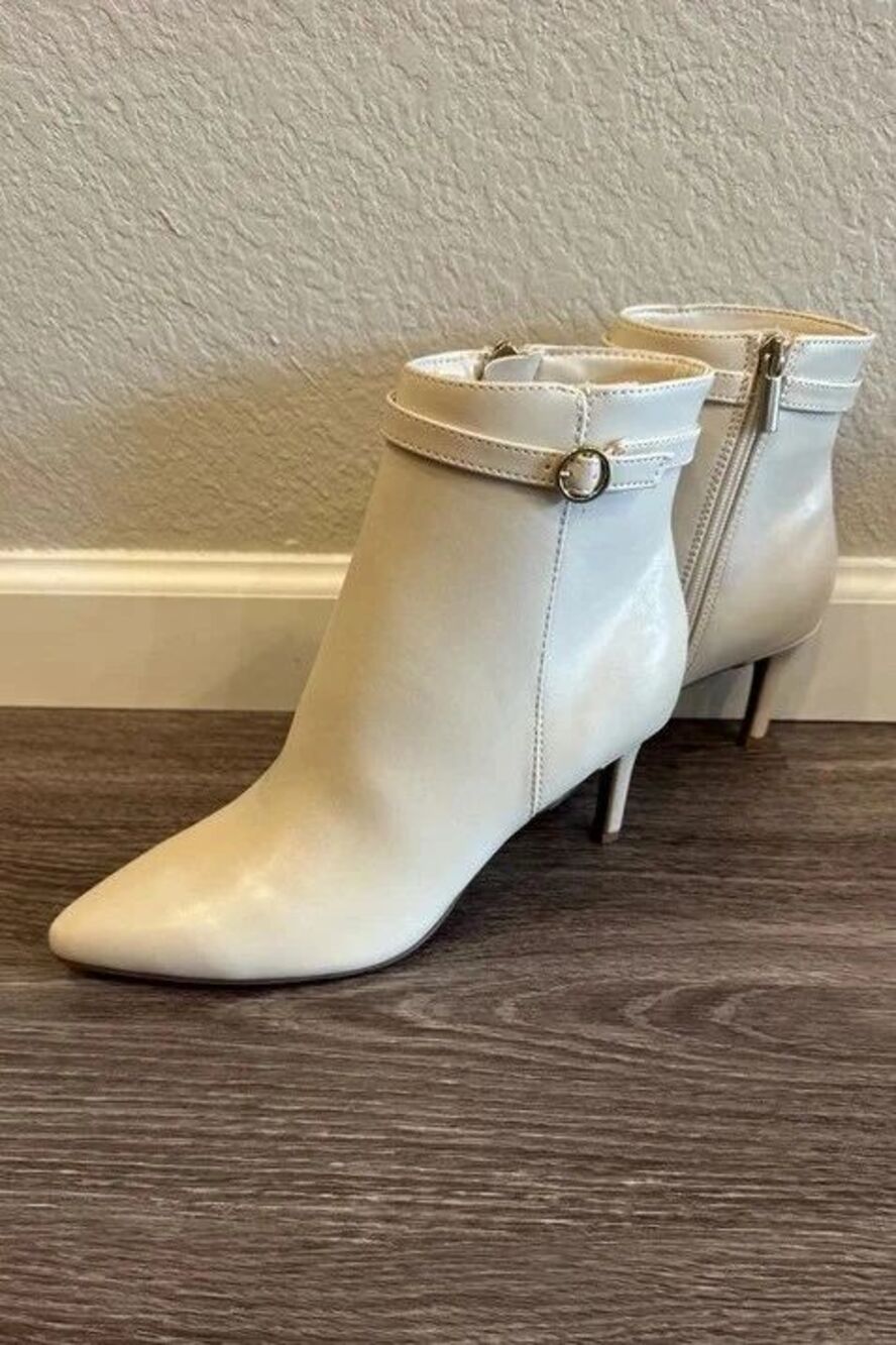 Bandolino Galayn Women's Ankle Bootie Cream Size 8